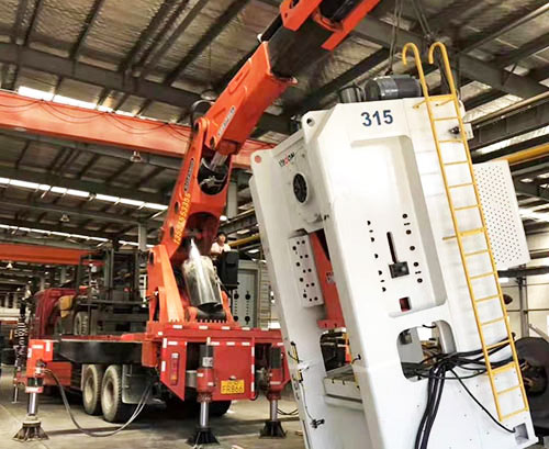 天元附近随车吊出租，轻松解决运输难题